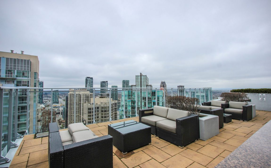 223-webb-dr-mississauga-onyx-condos-for-sale-rooftop-terrace-bbq