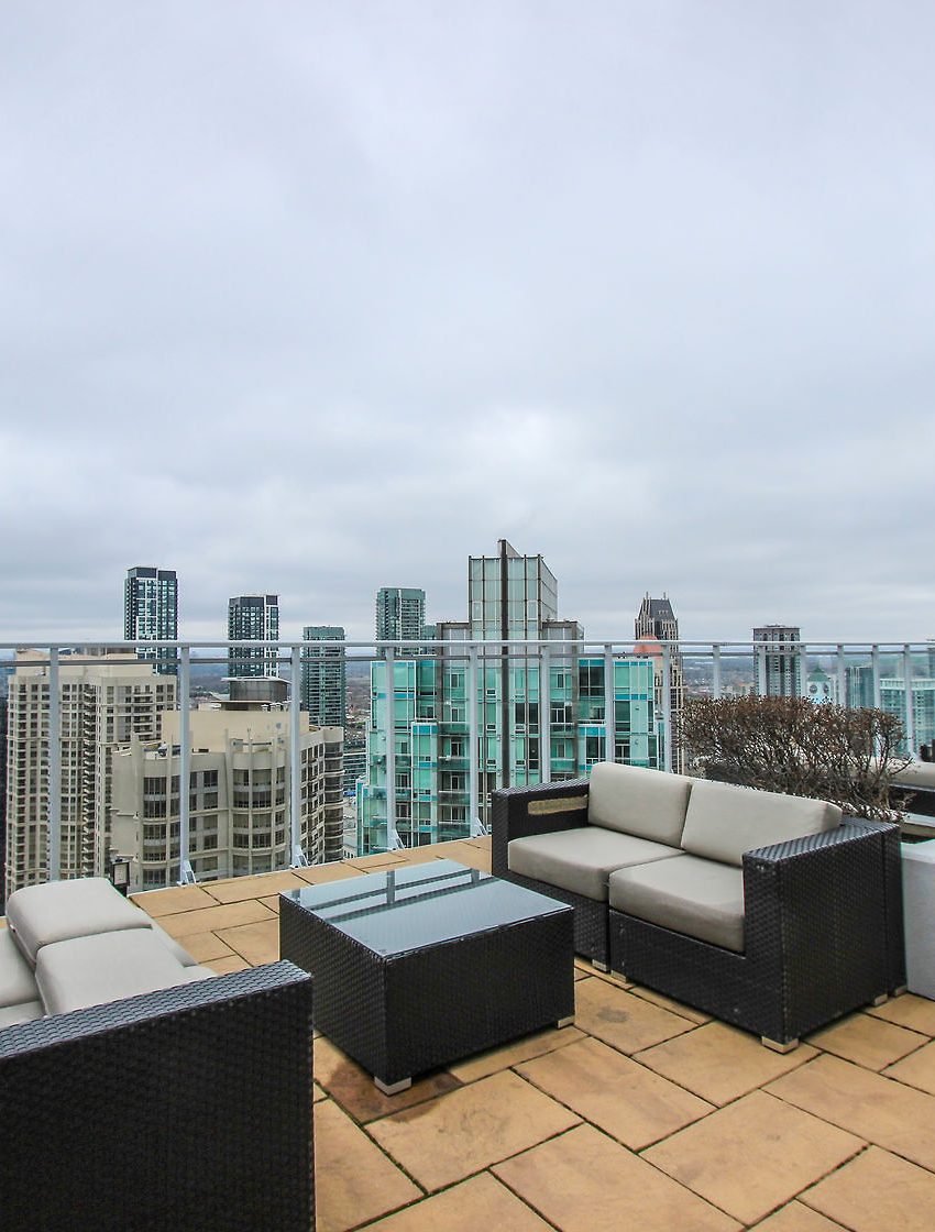 223-webb-dr-mississauga-onyx-condos-for-sale-rooftop-terrace-bbq