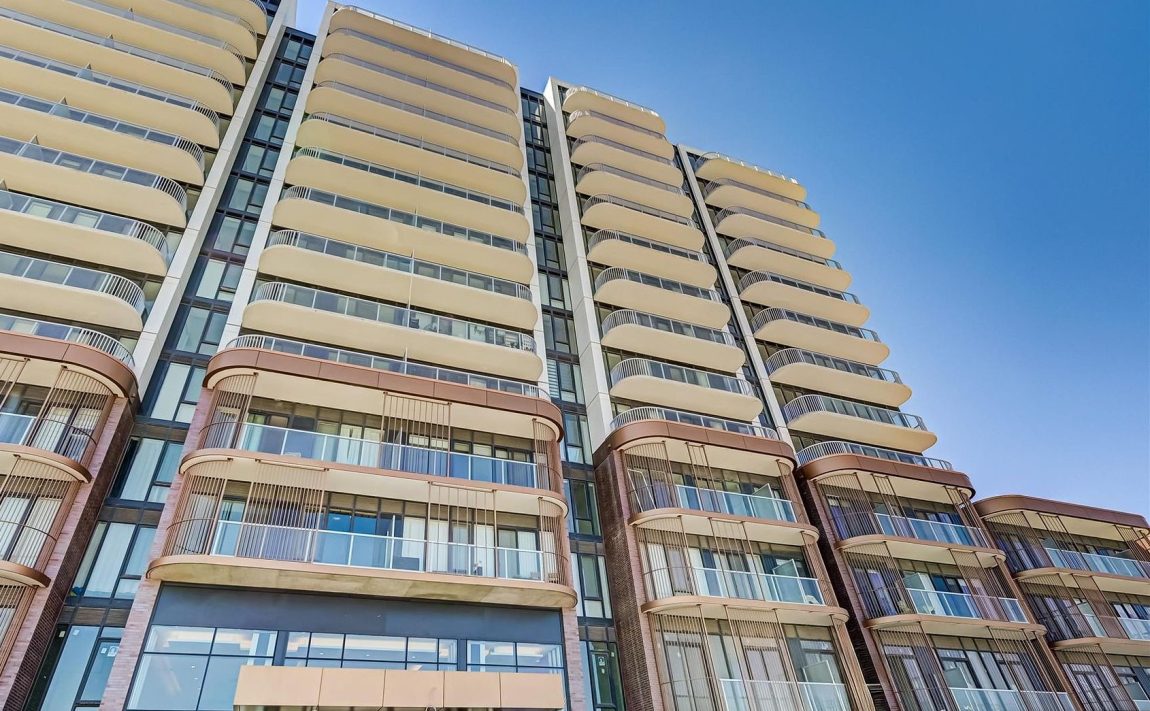 brightwater-ii-condos-220-missinnihe-way-mississauga-for-sale