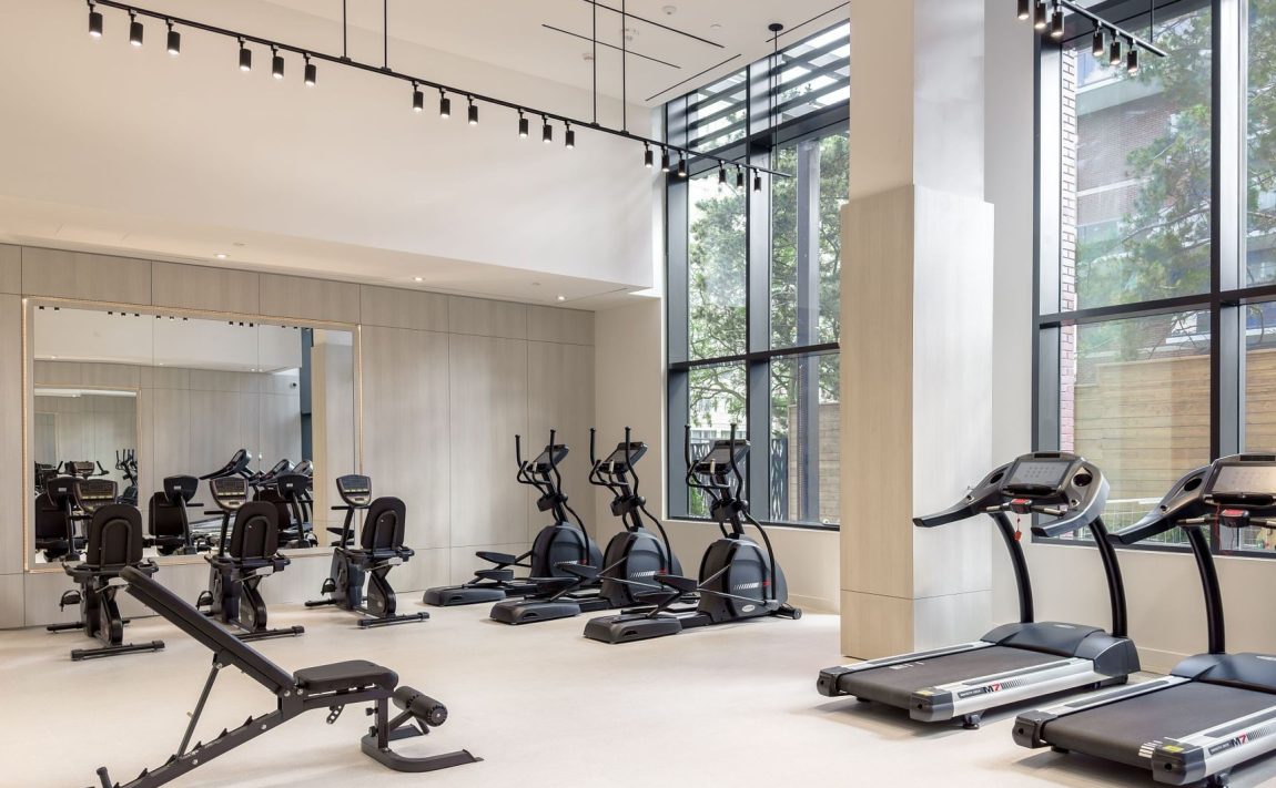 28-ann-st-mississauga-westport-condos-port-credit-amenities-gym