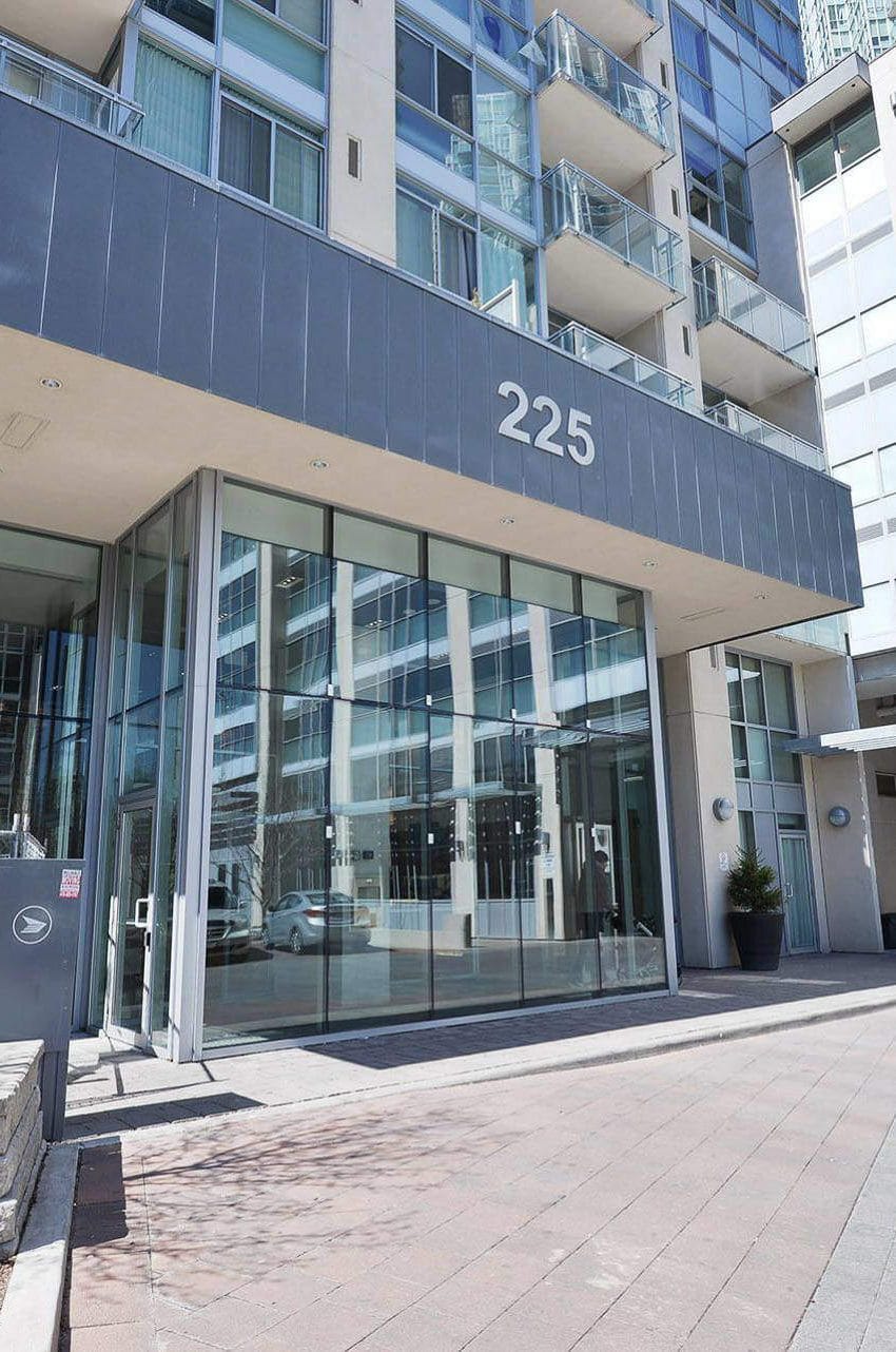 225-webb-dr-condos-for-sale-solstice-square-one-entrance