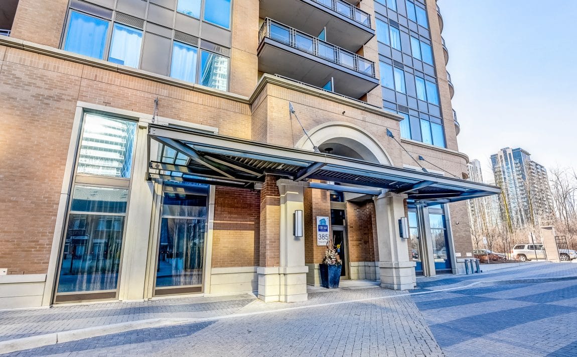385-prince-of-wales-dr-chicago-condo-square-one-entrance