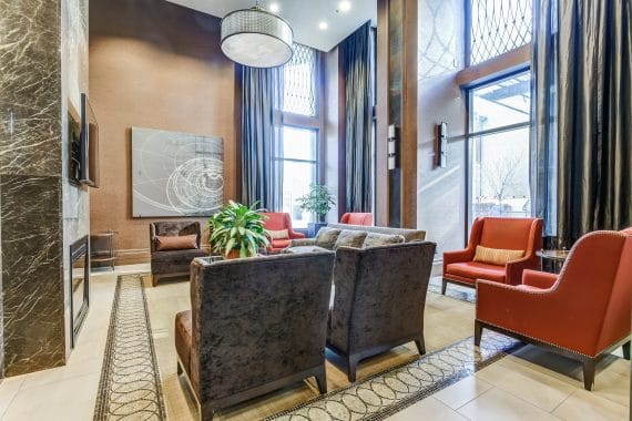 385-prince-of-wales-dr-chicago-condo-square-one-foyer-concierge