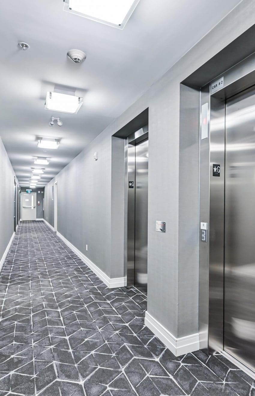 90-niagara-st-condos-for-sale-toronto-king-west-elevators-hallway
