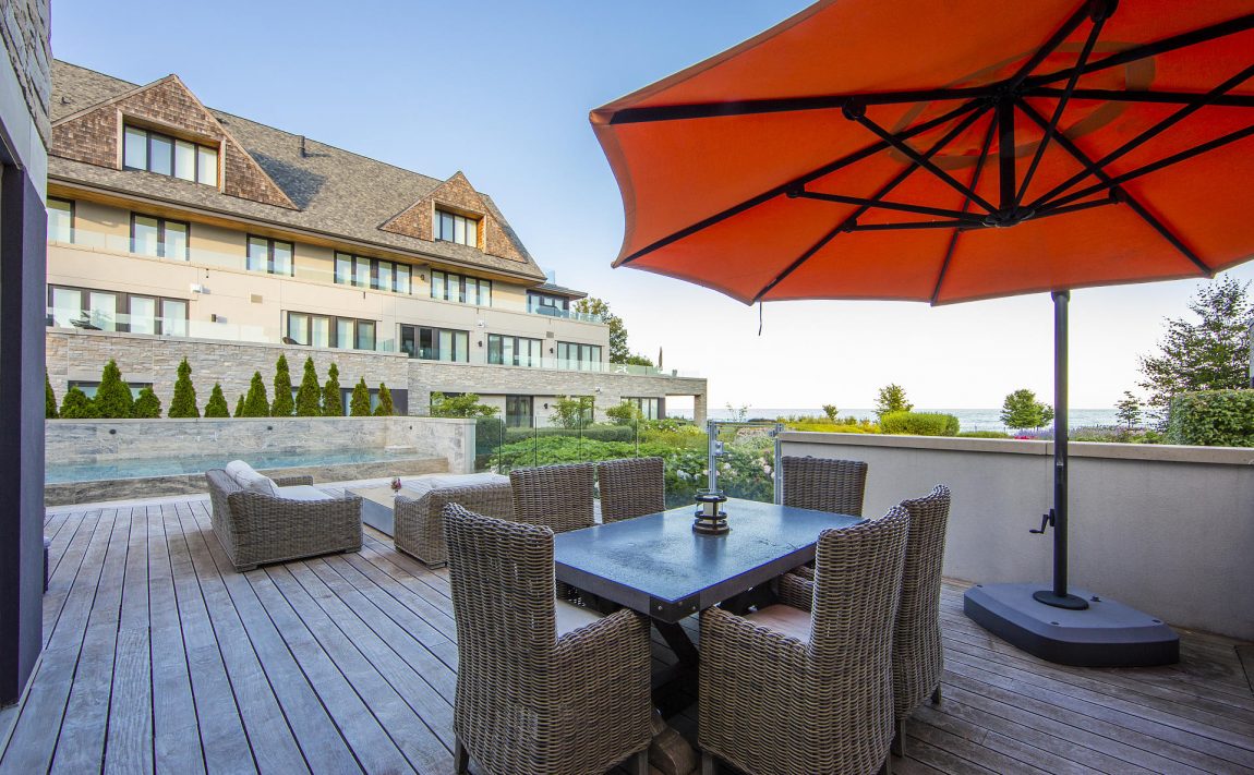 10-maple-grove-dr-oakville-edgemere-estates-luxury-outdoor-terrace-patio