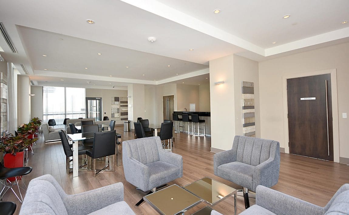 3975-grand-park-dr-mississauga-condos-for-sale-party-room-lounge