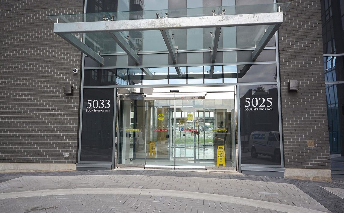 amber-condos-5025-four-springs-ave-5033-four-springs-ave-square-one-entrance