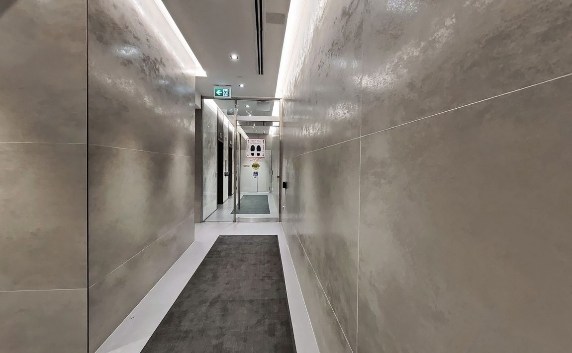smart-house-condos-215-queen-st-w-toronto-lobby-elevator