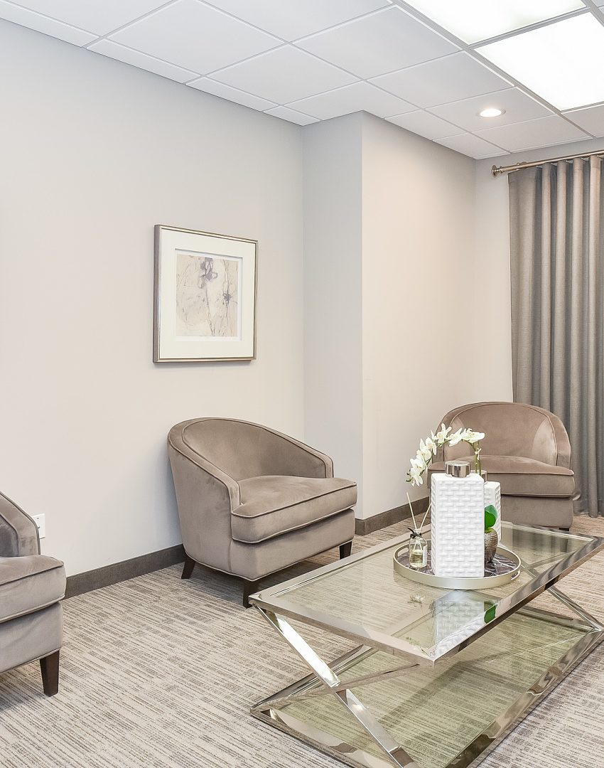 2486-old-bronte-rd-2490-old-bronte-rd-oakville-mint-condos-lounge-amenities