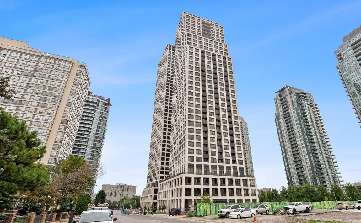 edge-2-condos-30-elm-dr-w-mississauga-square-one-for-sale