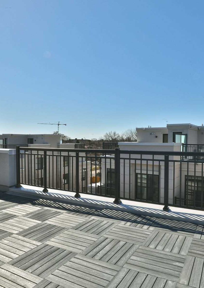 the-reserve-east-mineola-mississauga-cawthra-townhomes-rooftop-terrace