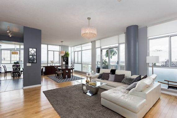 Luxury Mississauga Penthouse / Represented Buyer / 2 Bed + Den