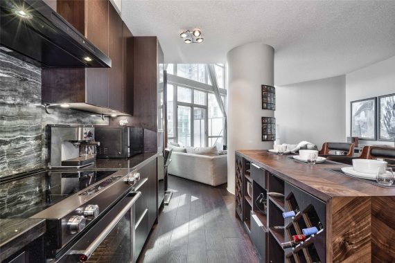 Luxury Square One Loft / Represented Seller / 1 Bed + Den