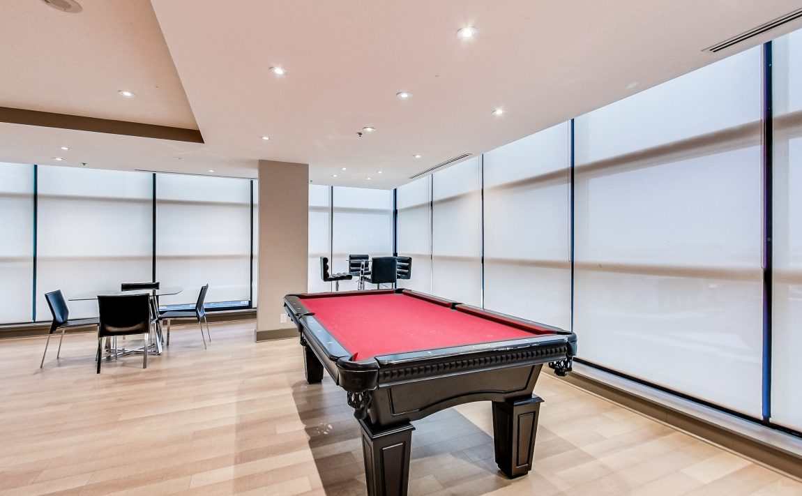 grand-park-condos-3985-grand-park-dr-mississauga-square-one-amenities-billiards-table
