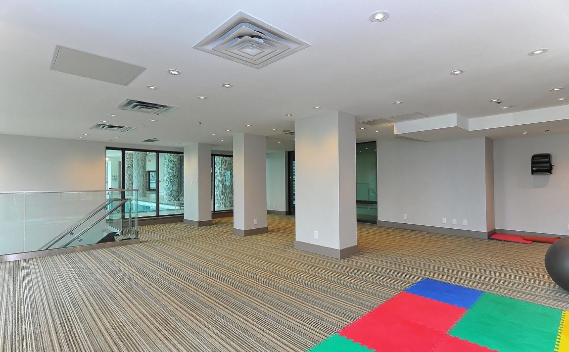 grand-park-condos-3985-grand-park-dr-mississauga-square-one-amenities-yoga-studio