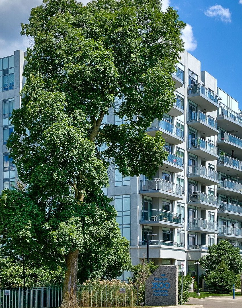 bluwater-condos-3500-lakeshore-rd-w-oakville-for-sale