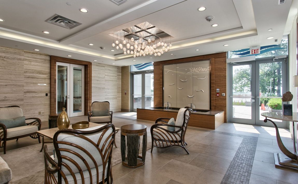 bluwater-condos-3500-lakeshore-rd-w-oakville-lobby