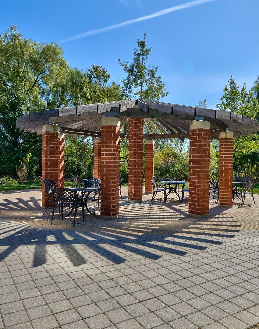 40-old-mill-rd-oakville-condos-for-sale-front-amenities-bbq-outdoor-terrace