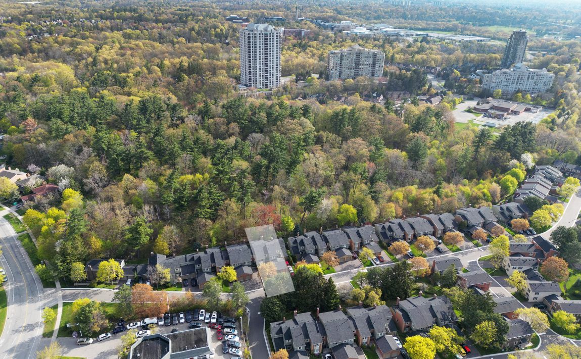 erin-mills-mississauga-townhouse-for-sale-drone-4