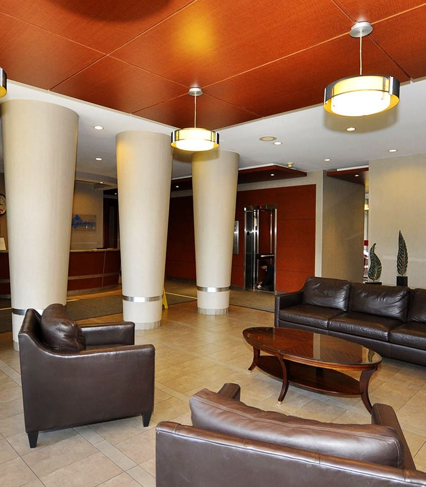 50-Kingsbridge-Garden-Circle-condos-mississauga-lobby