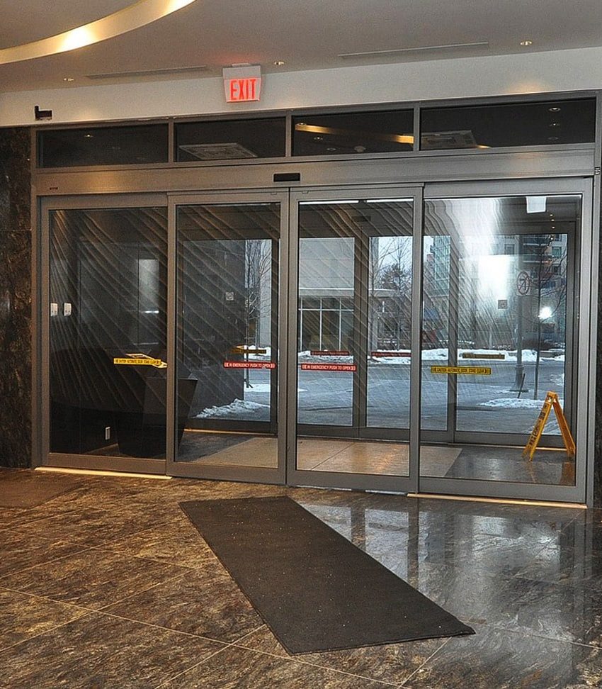 50-absolute-ave-mississauga-condos-front-entrance