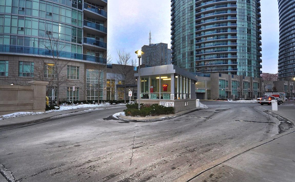 50-absolute-ave-mississauga-condos-security-gatehouse