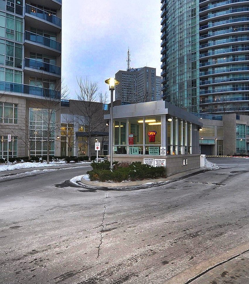 50-absolute-ave-mississauga-condos-security-gatehouse