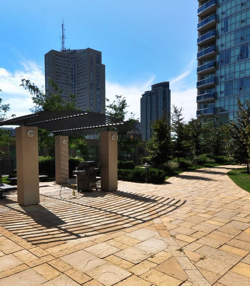 70-absolute-ave-mississauga-condos-for-sale-rooftop-terrace