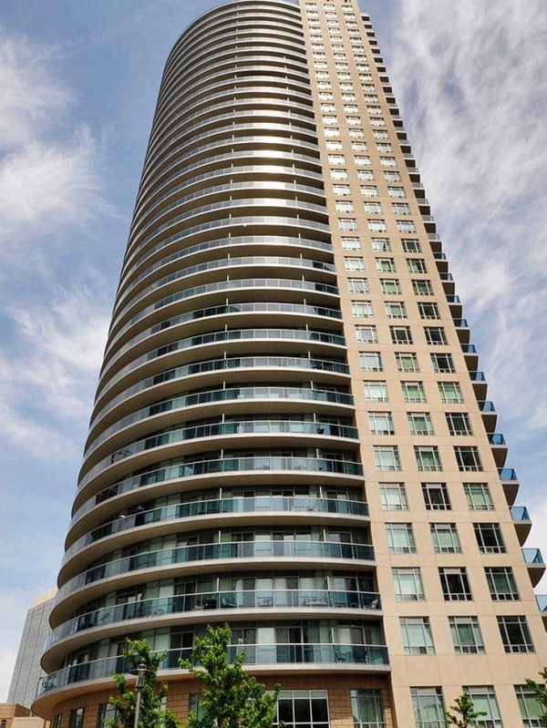 80-absolute-ave-mississauga-condos-for-sale-square-one