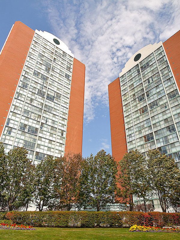 Chelsea-Towers-4185-shipp-dr-4205-shipp-dr-mississauga