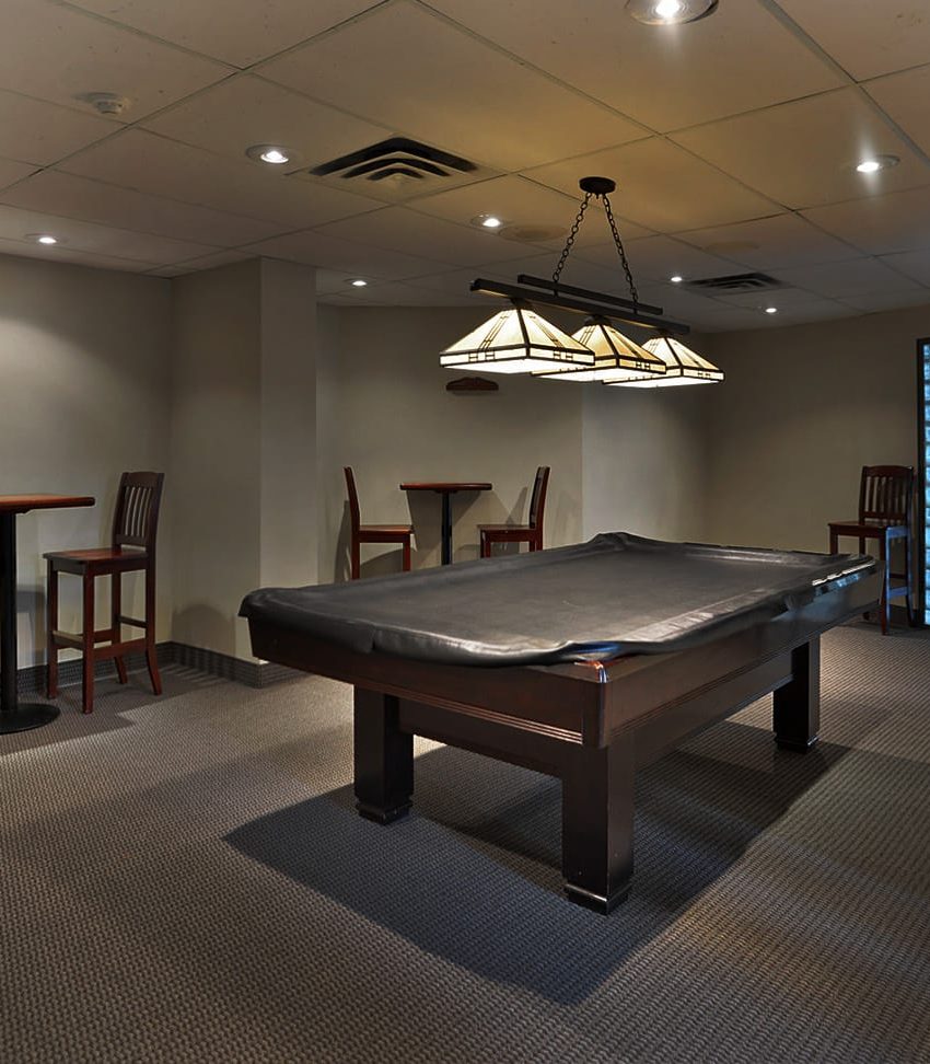 Chelsea-Towers-4185-shipp-dr-4205-shipp-dr-mississauga-amenities-billiards-table