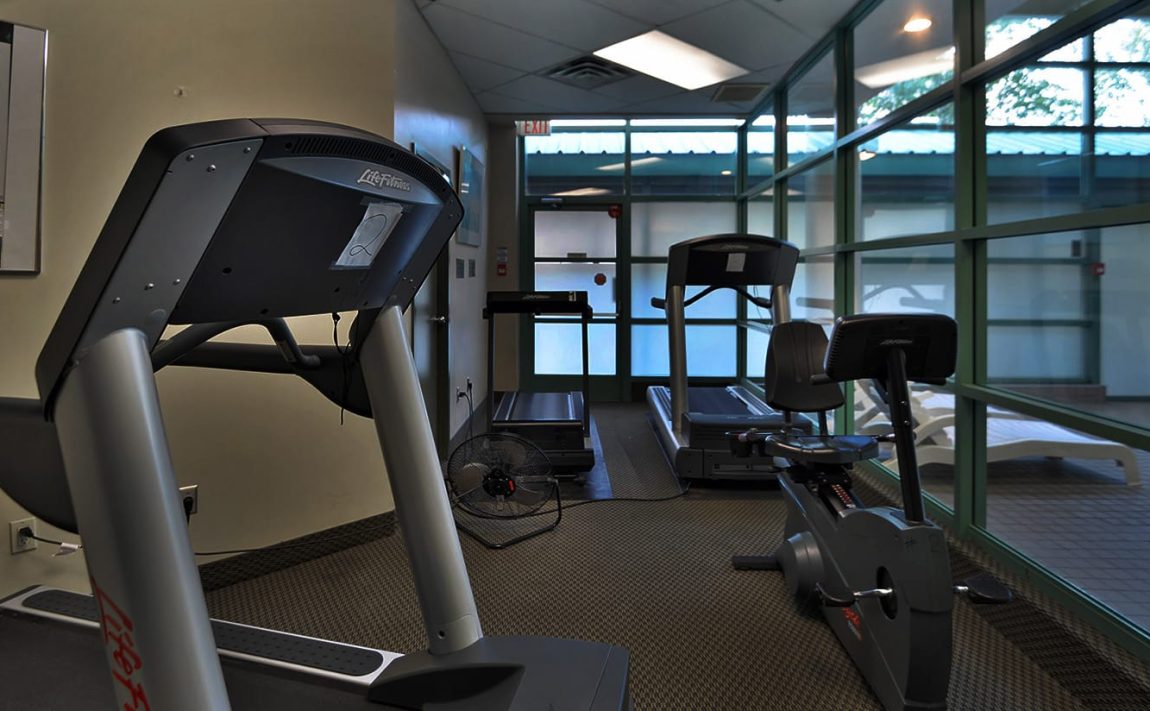 Chelsea-Towers-4185-shipp-dr-4205-shipp-dr-mississauga-gym-cardio-ftiness