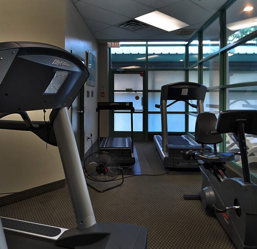 Chelsea-Towers-4185-shipp-dr-4205-shipp-dr-mississauga-gym-cardio-ftiness