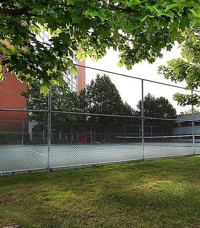 Chelsea-Towers-4185-shipp-dr-4205-shipp-dr-mississauga-tennis-court