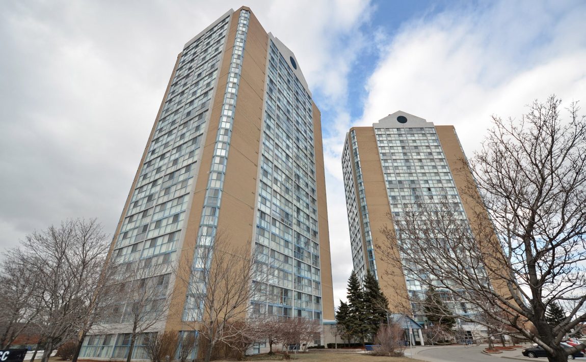 anaheim-towers-25-trailwood-dr-35-trailwood-dr-mississauga