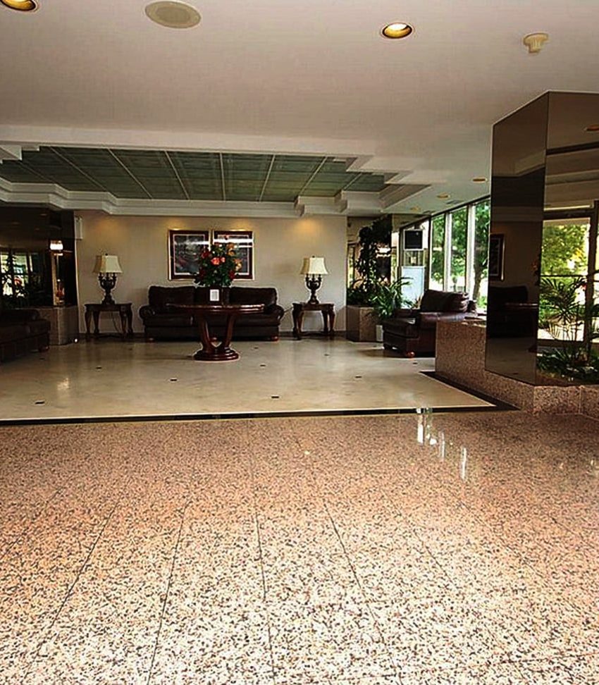 centre-iv-condo-400-webb-dr-mississauga-lobby