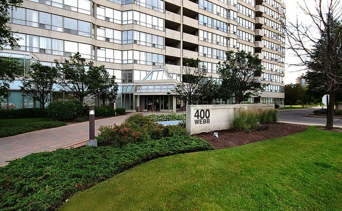 centre-iv-condo-400-webb-dr-mississauga-square-one