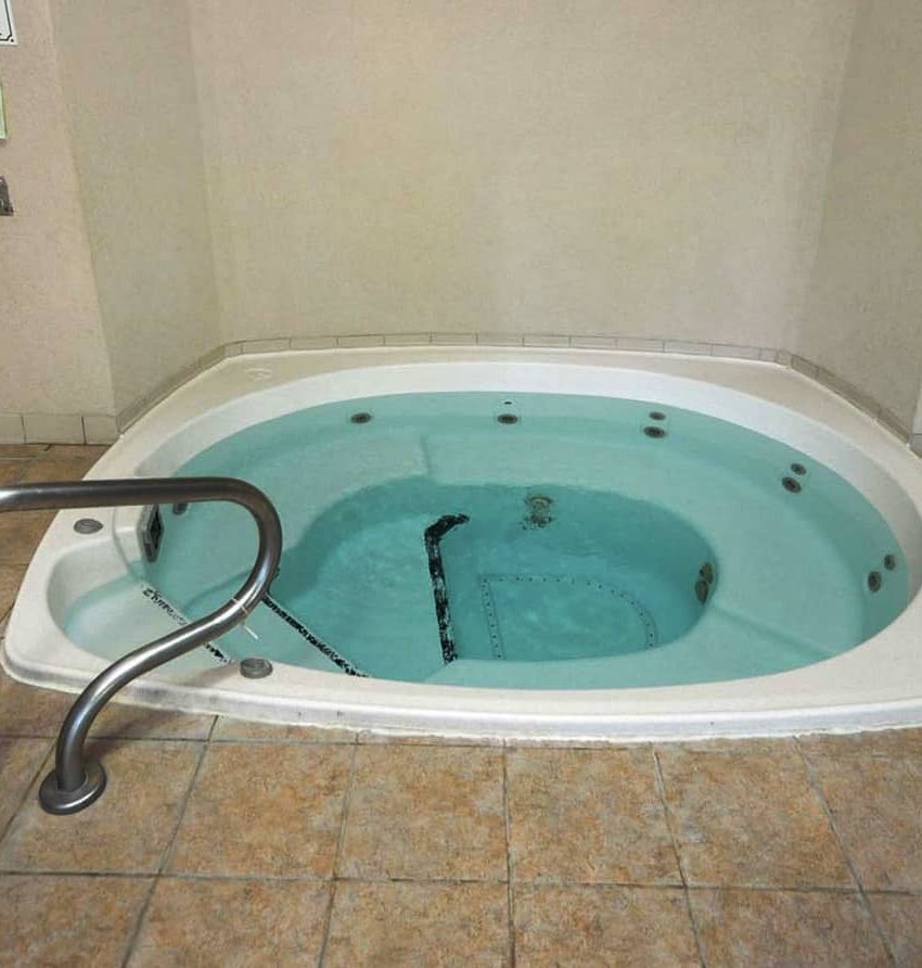 156-enfield-pl-mississauga-condos-tiara-indoor-hot-tub