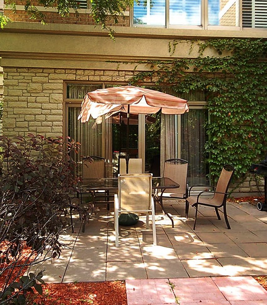 200-burnhamthorpe-rd-e-mississauga-club-one-condos-bbqs