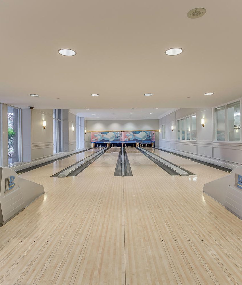 25-kingsbridge-garden-circle-mississauga-skymark-ii-condos-bowling-alley