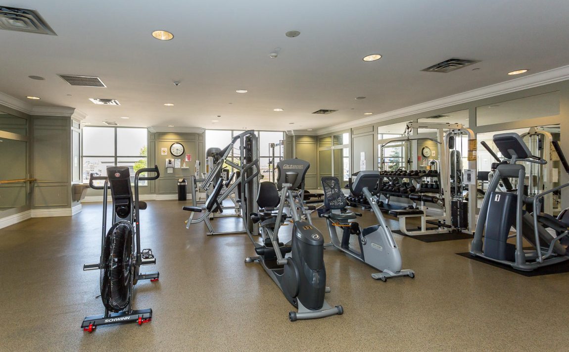 25-kingsbridge-garden-circle-mississauga-skymark-ii-condos-gym-fitness