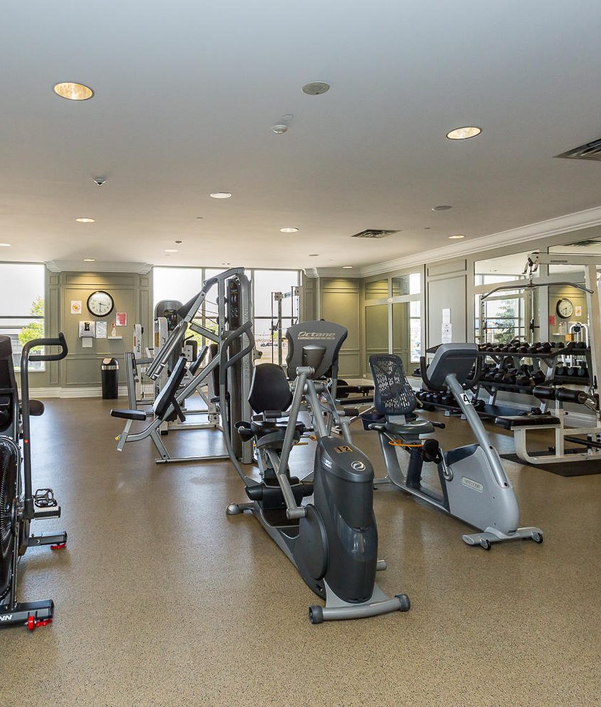 25-kingsbridge-garden-circle-mississauga-skymark-ii-condos-gym-fitness