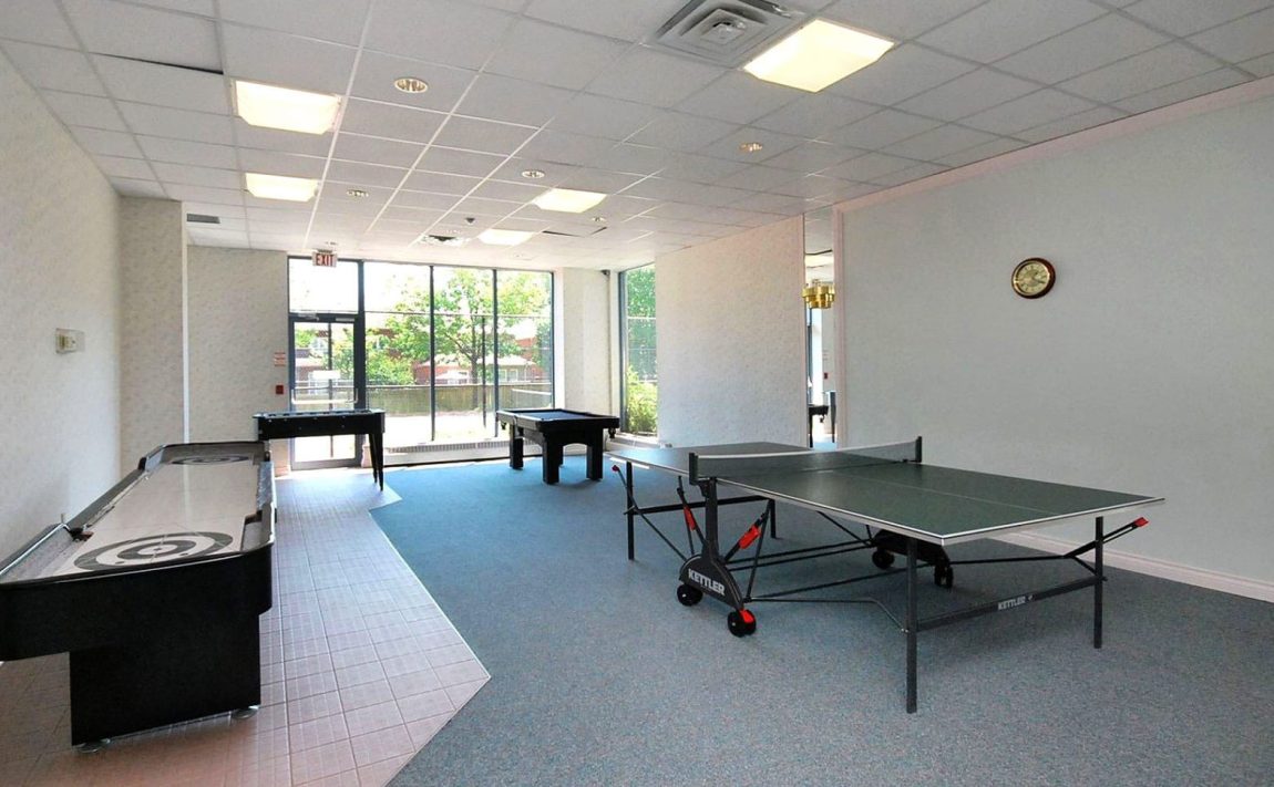 250-webb-dr-condos-odyssey-mississauga-amenities-games-room