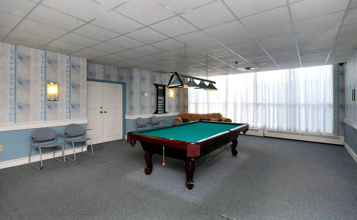 250-webb-dr-condos-odyssey-mississauga-billiards-room