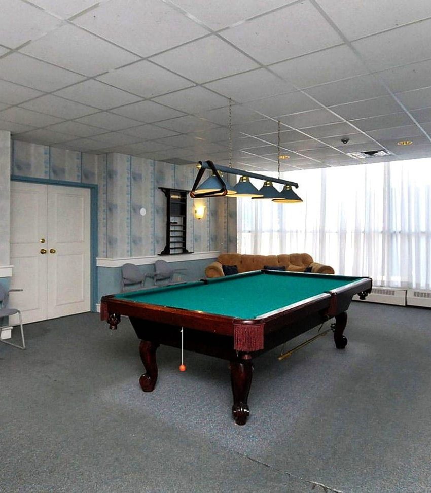 250-webb-dr-condos-odyssey-mississauga-billiards-room