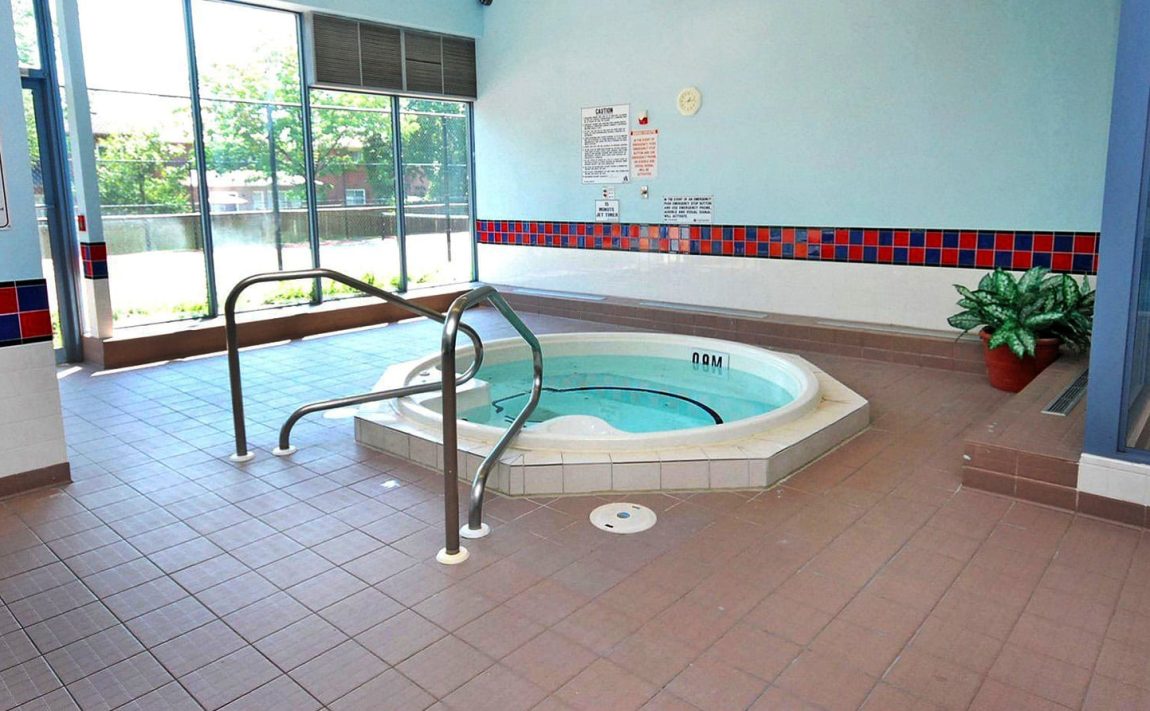 250-webb-dr-condos-odyssey-mississauga-indoor-hot-tub