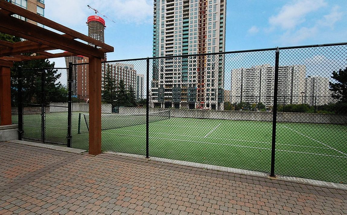 265-enfield-pl-285-enfield-pl-mississauga-condos-outdoor-tennis-court