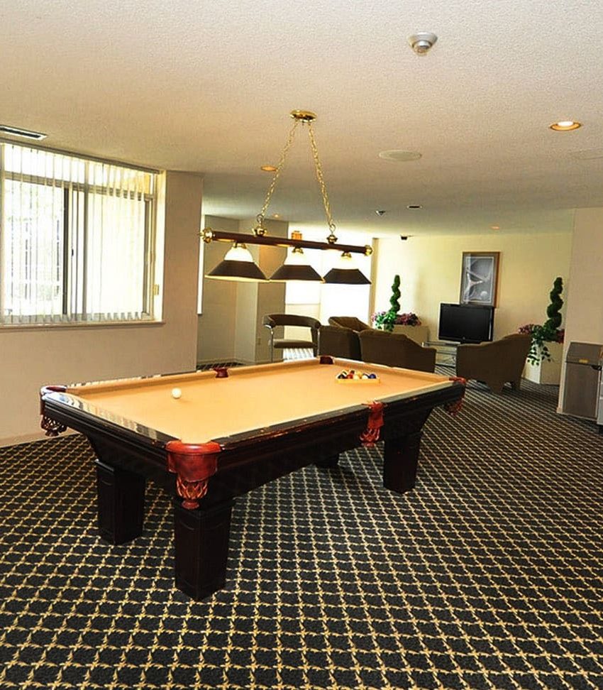 300-webb-dr-condos-mississauga-club-one-amenities-billiards