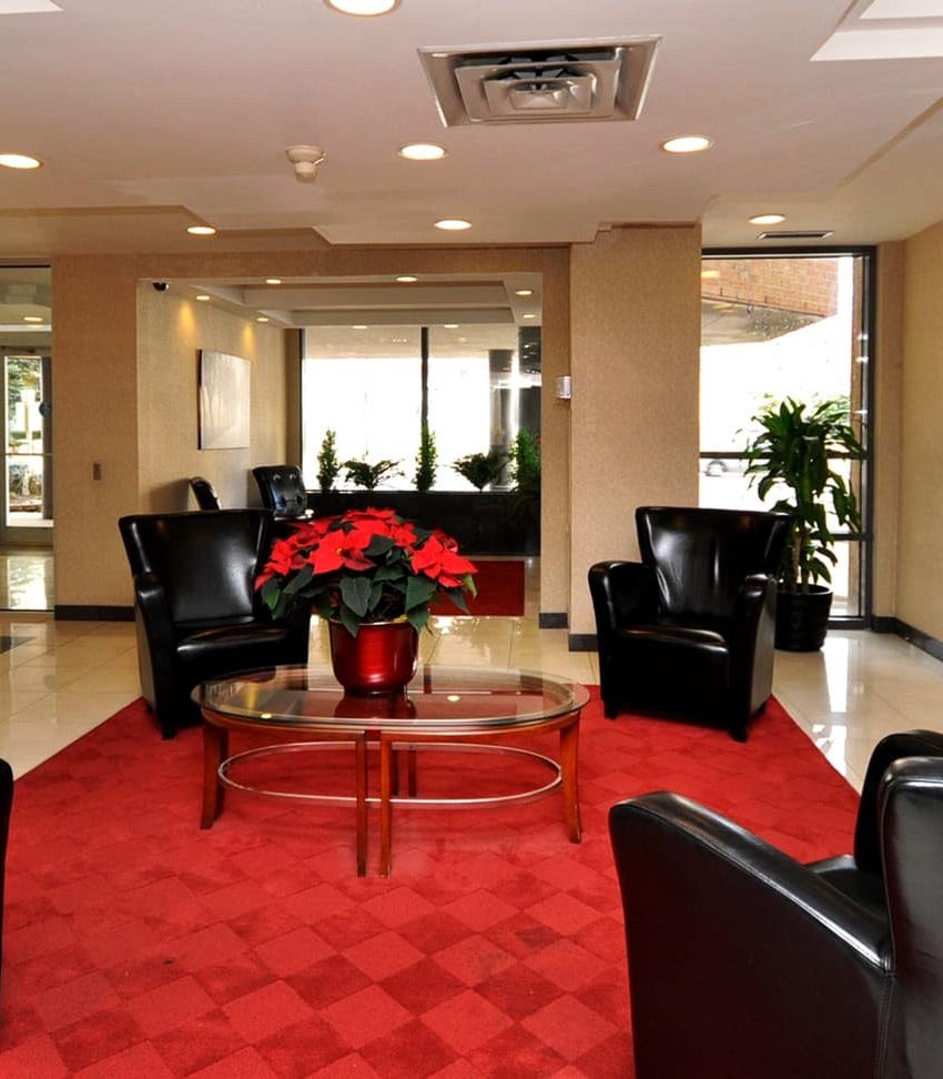 300-webb-dr-condos-mississauga-club-one-concierge-lobby