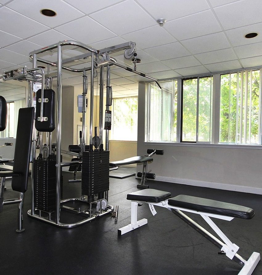 350-webb-dr-mississauga-platinum-condos-gym-cardio